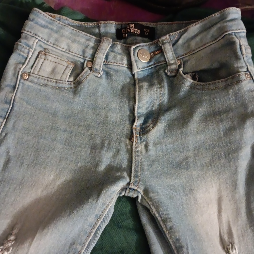 Slightly ripped skinny jeans